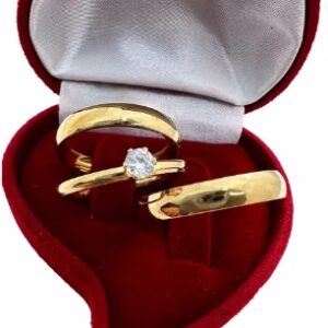 Par de Alianças Abauladas 3mm Banhadas a Ouro 18K + Anel Solitário com Zircônia – Kit Elegante para Casal